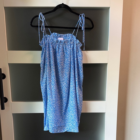 Pink Lily Dresses & Skirts - Pink Lily Blue Floral Dress